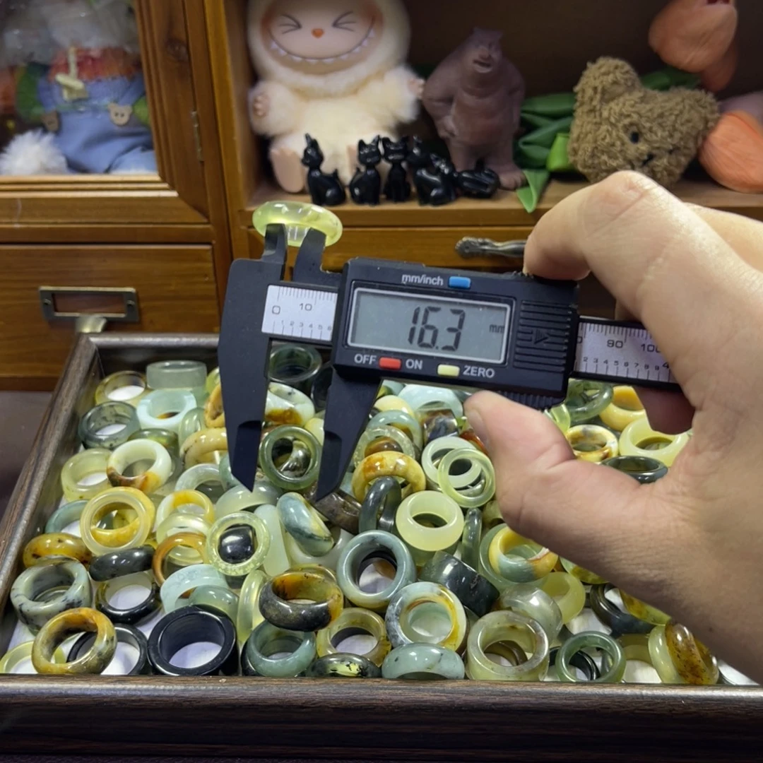 蛇纹石玉未镶嵌手镯242