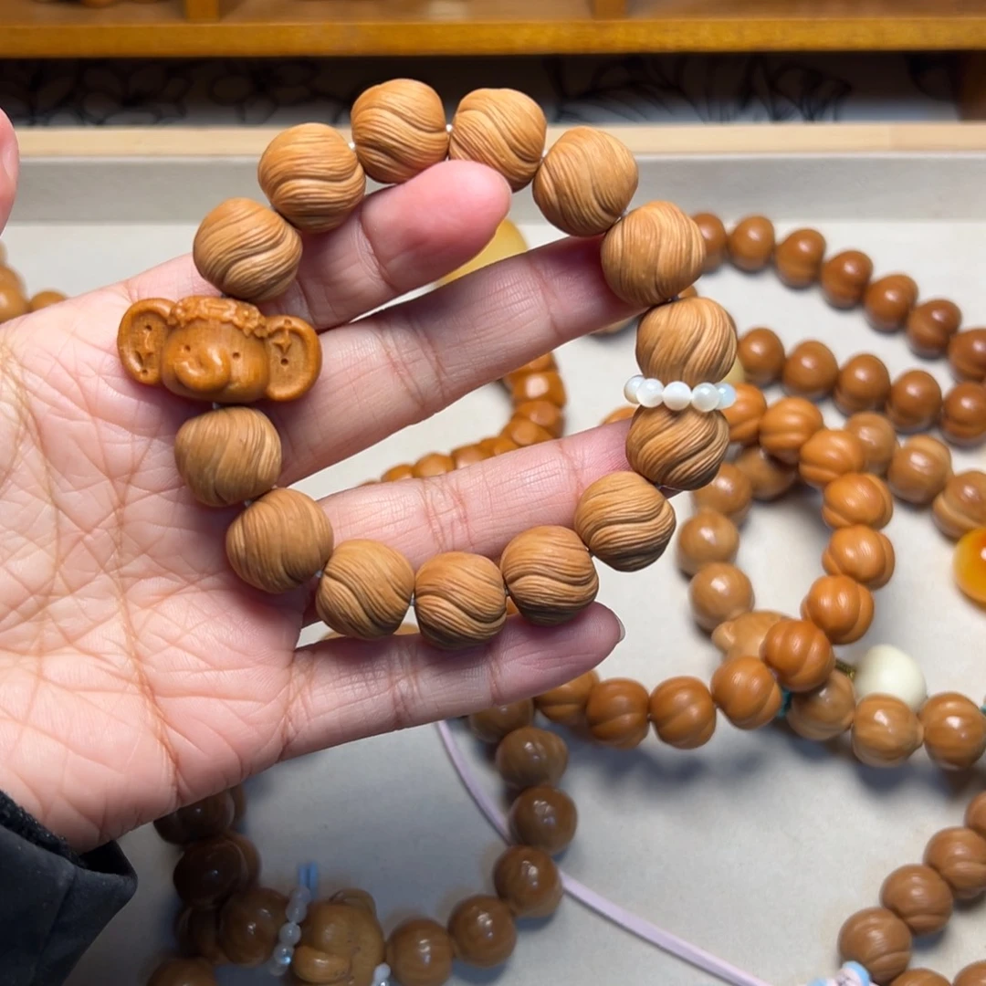 猴头核桃手串卷卷酥带配饰