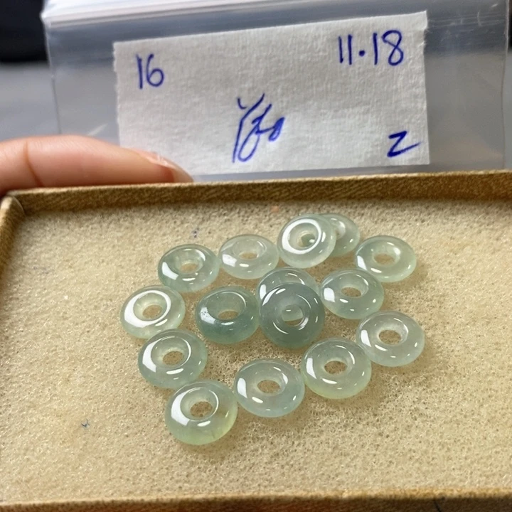 胡***）定制翡翠未镶嵌不退