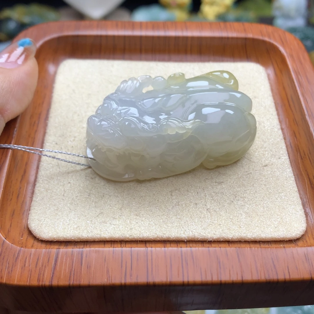 翡翠未镶嵌颈饰28