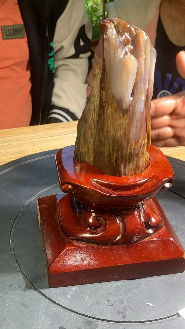 精美树化玉摆件2025119