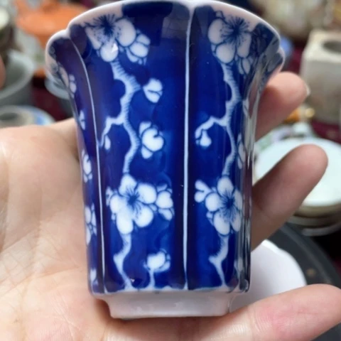 粉彩手把件鼻烟壶