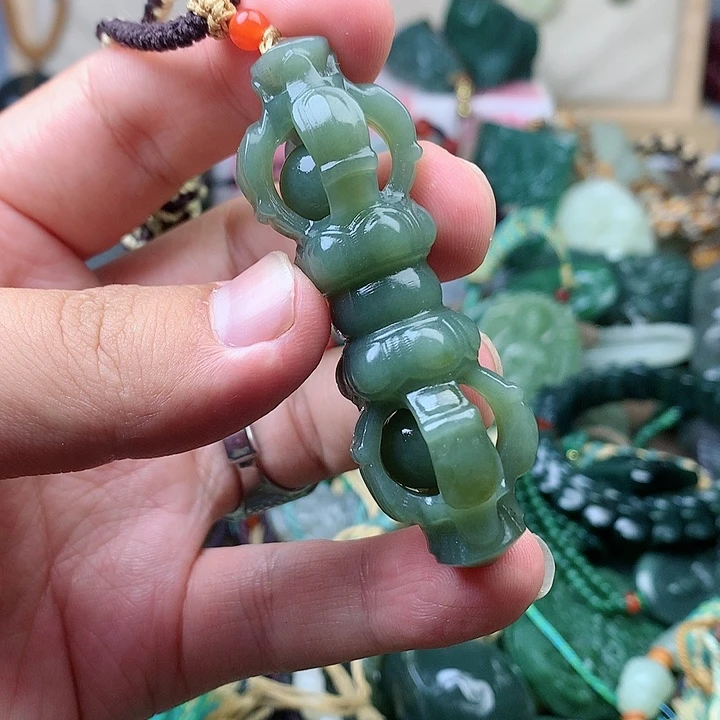 未镶嵌和田玉挂件
