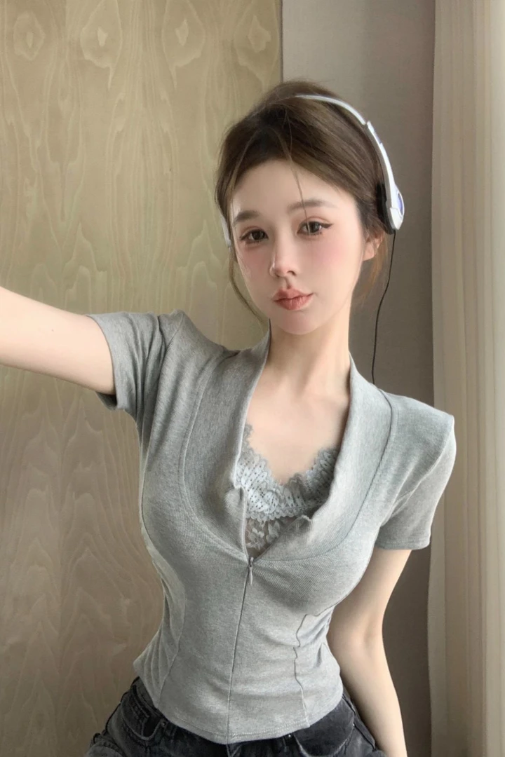 大码棉质蕾丝V领短袖T恤女夏季新款修身微胖遮肉短款