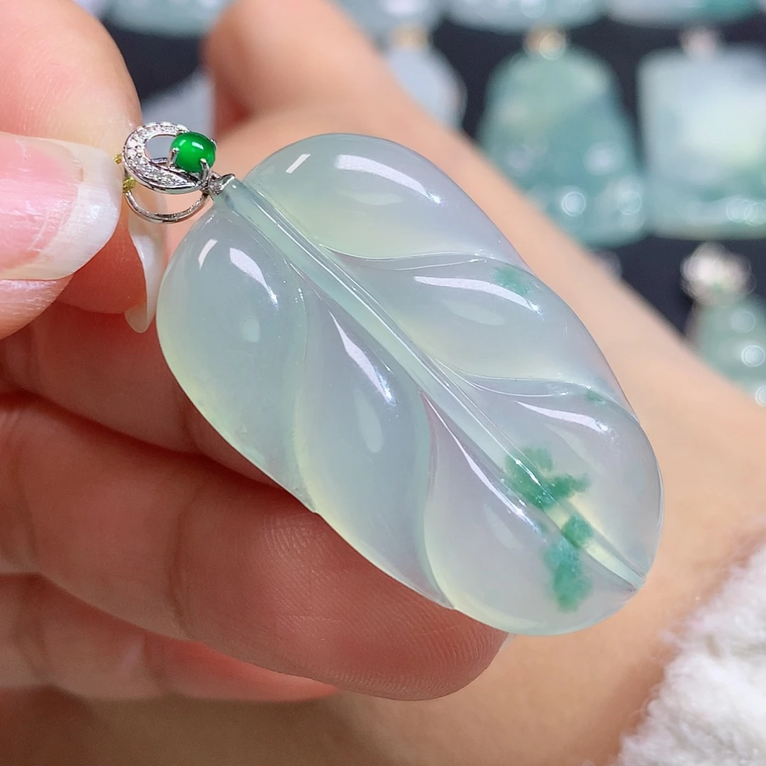 美***毅翡翠18K金镶嵌颈饰