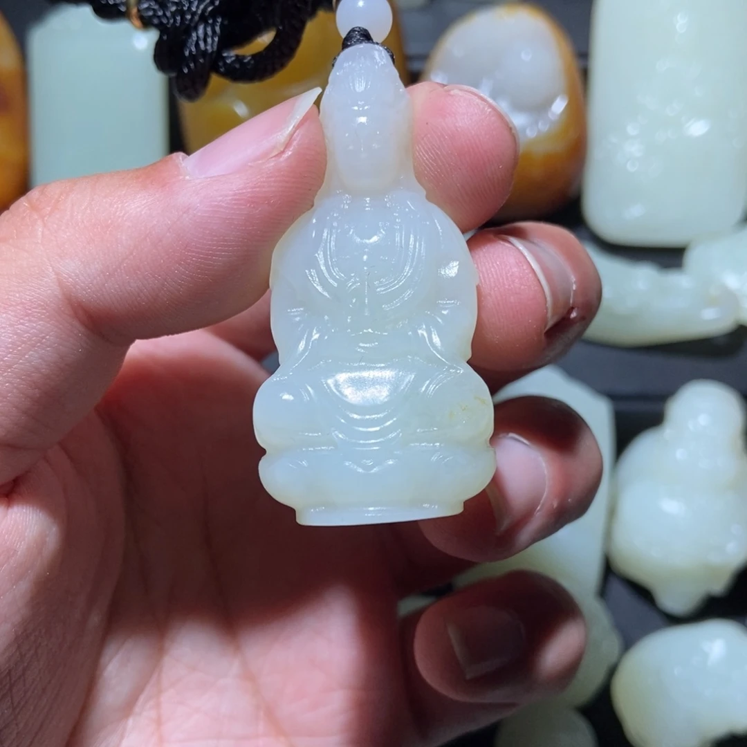 和田玉未镶嵌颈饰