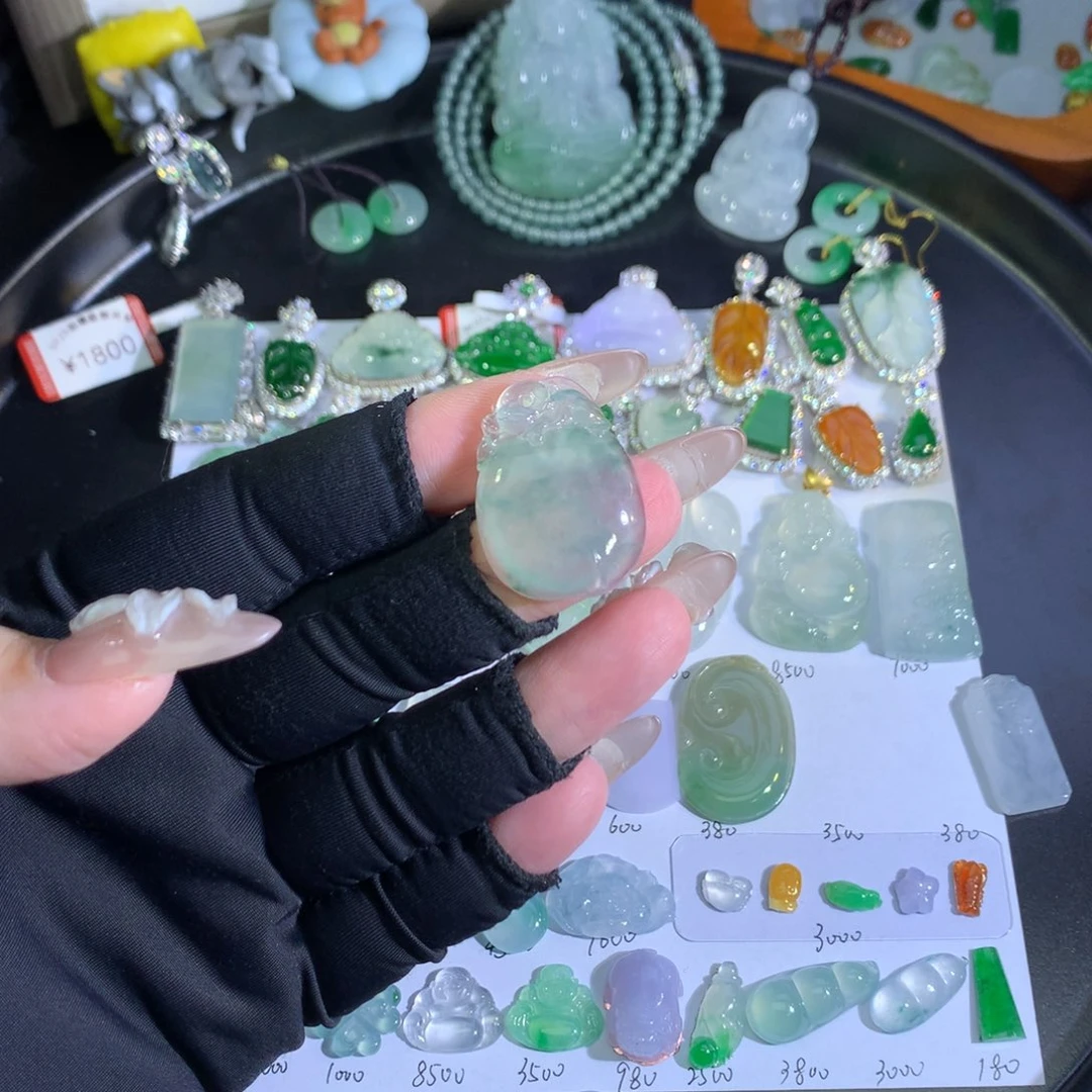 翡翠未镶嵌吊坠(不含链)灵猴献桃