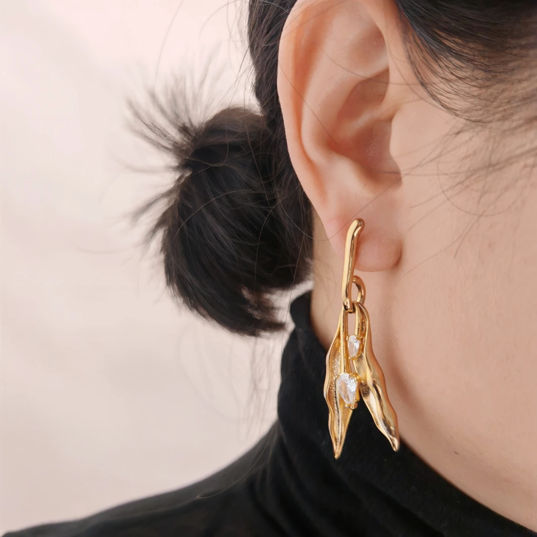铜合金锆石耳饰 S&L45气质长款花瓣镶锆耳坠设计师金色轻奢优雅