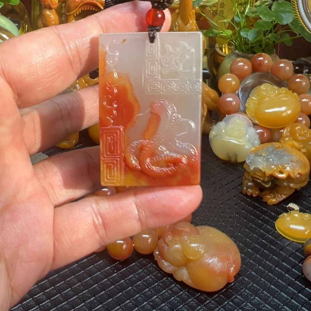 石英质玉未镶嵌颈饰