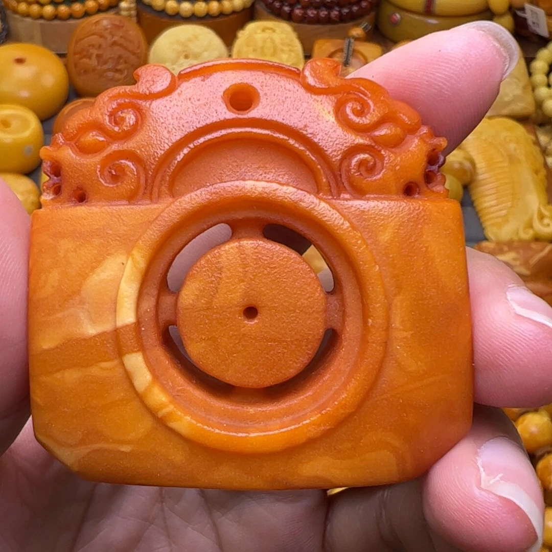 蜜蜡未镶嵌珠宝奇石龙牌