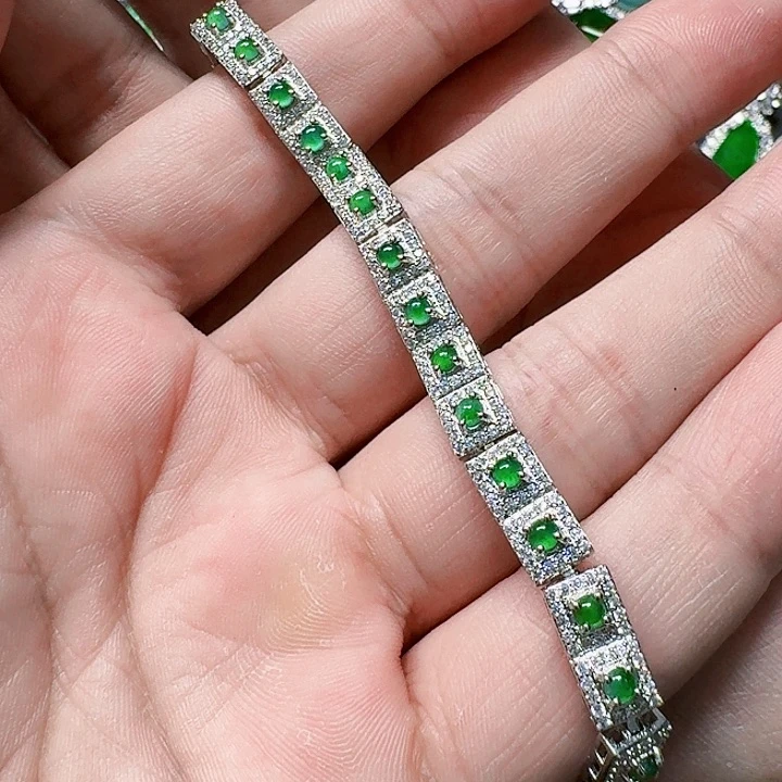 翡翠颈饰未镶嵌天然A货翡翠放漏