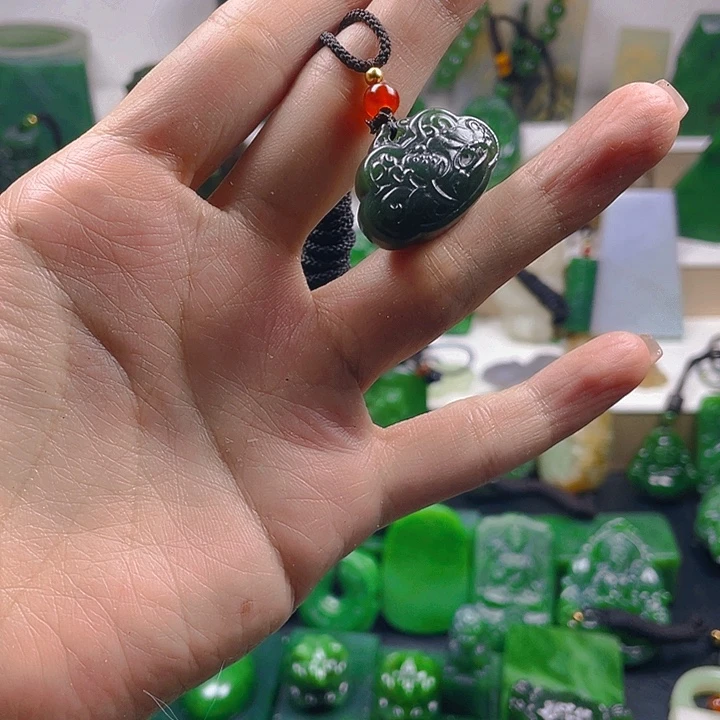 和田玉未镶嵌珠宝半成品