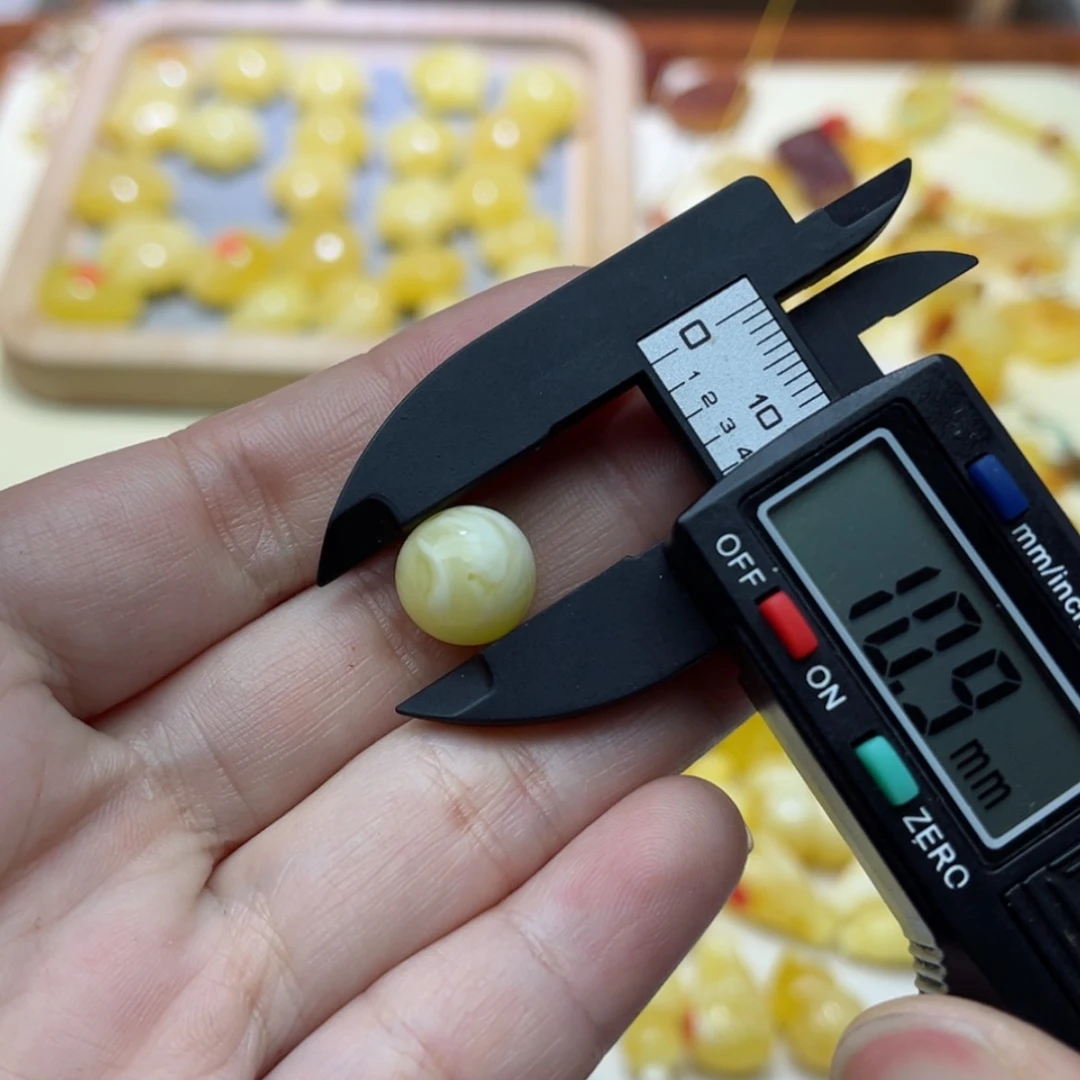 【闪购商品】蜜蜡裸石未镶嵌配饰