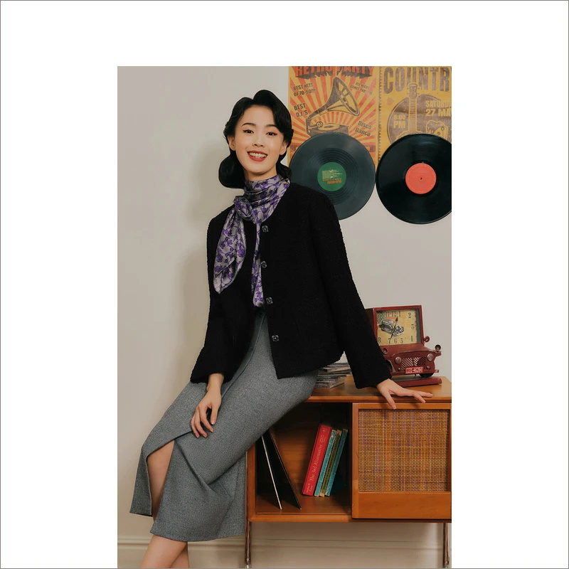 YINER音儿女装气质简约奢感时尚休闲小香风短外套8233310060