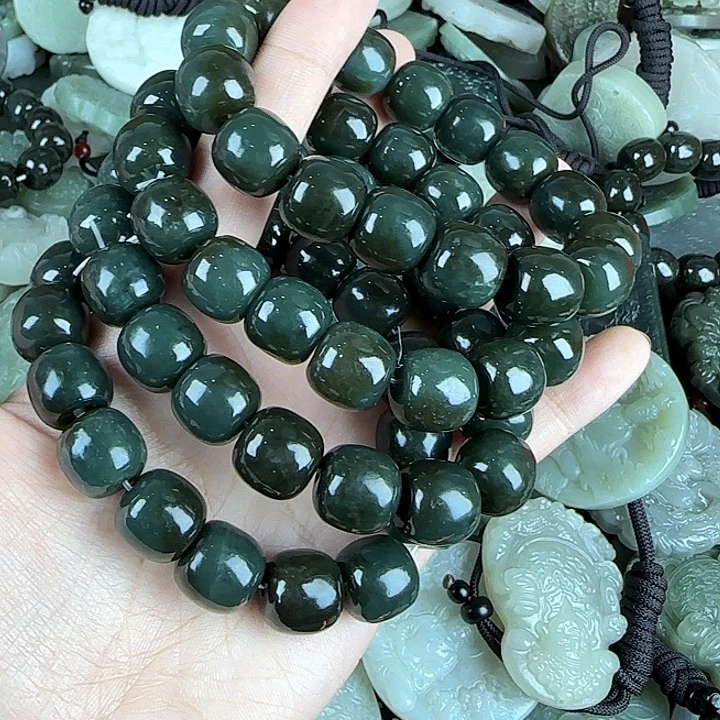 迎***歌和田玉未镶嵌颈饰