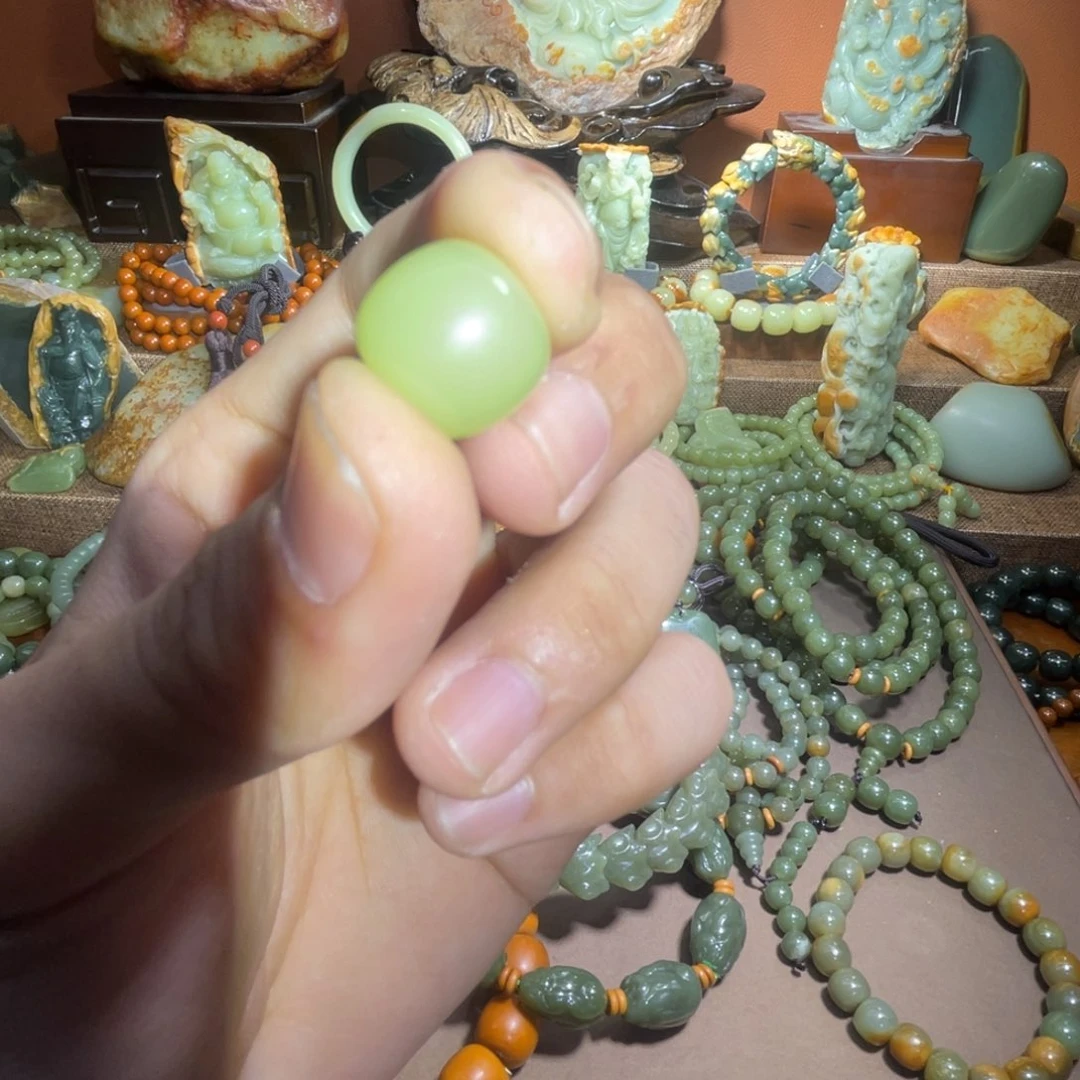 透闪石质玉单珠未镶嵌大*神