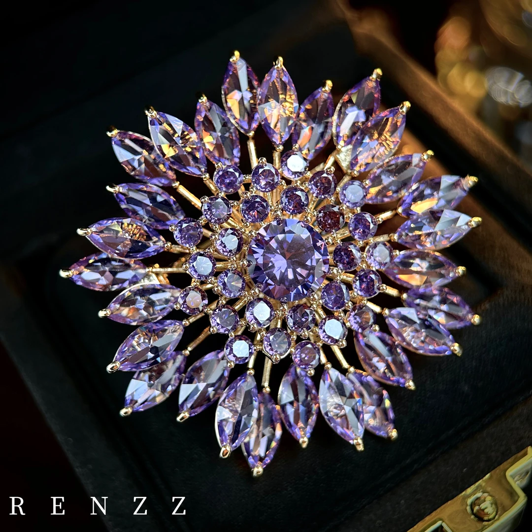 铜合金合成锆石胸针 1163  设计师款紫色雪花大衣送礼胸针