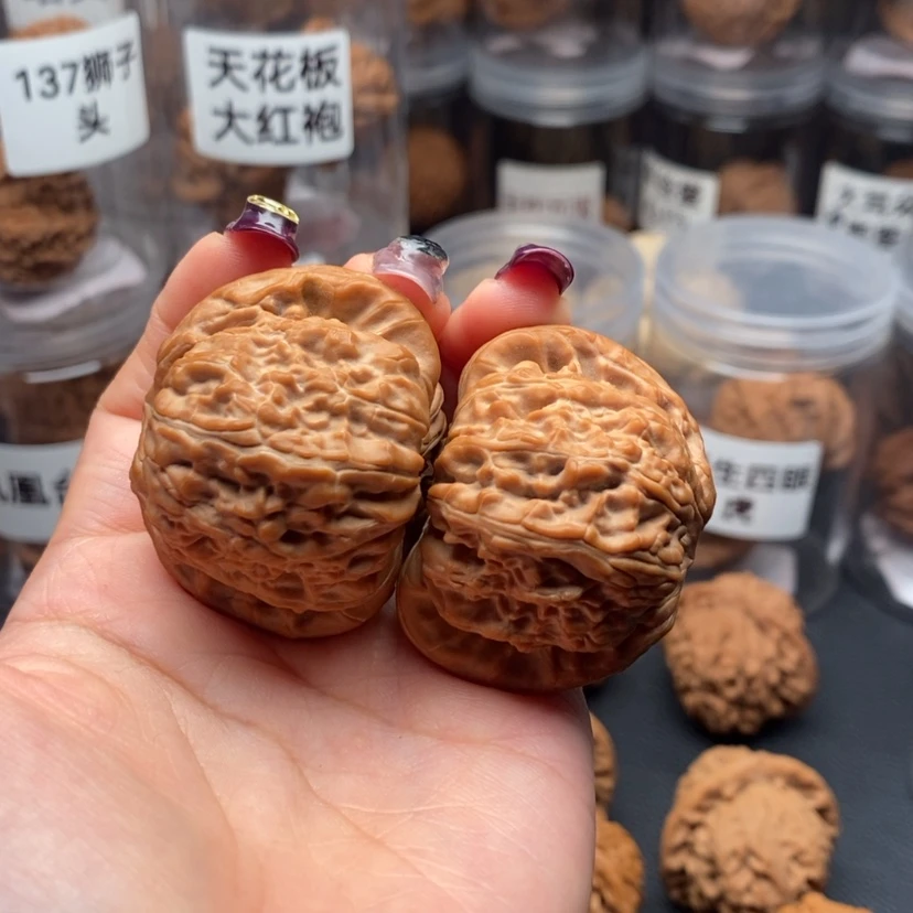 【闪购商品】吊坠文玩核桃张*诗白狮子