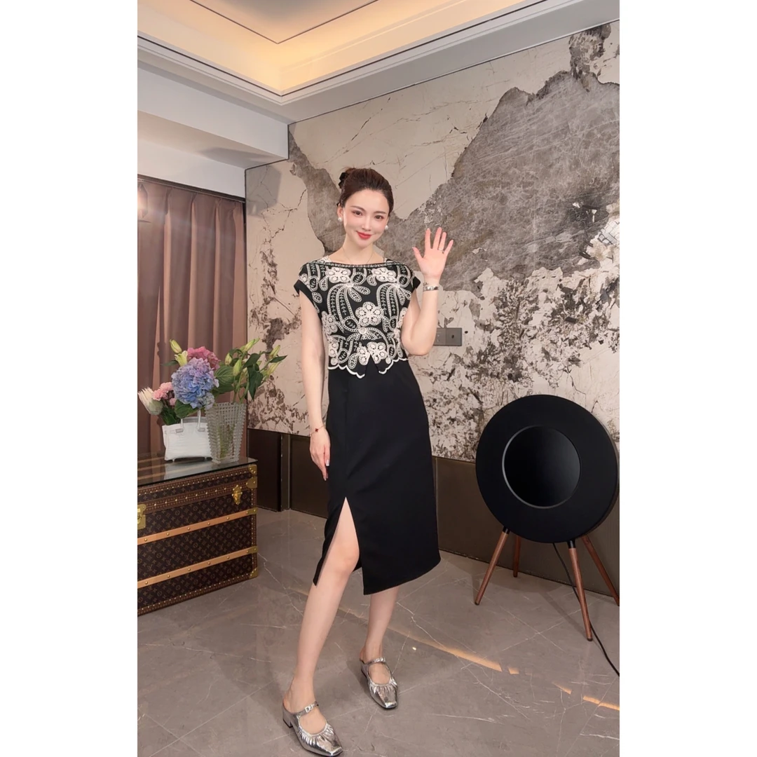 【DuoDuo·Studio】花海气质百搭收腰设计风连衣裙-251595