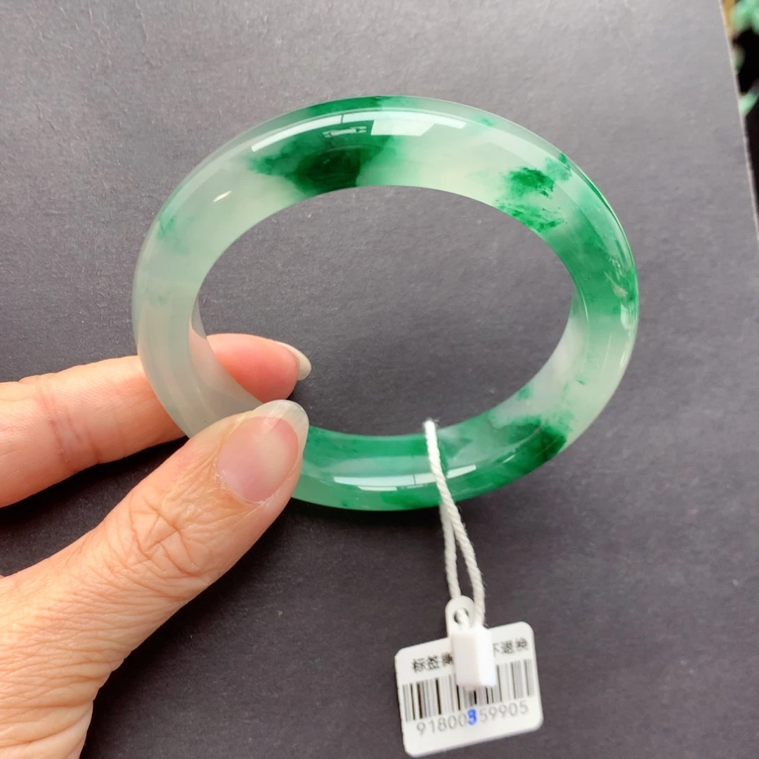 未镶嵌手镯石英质玉