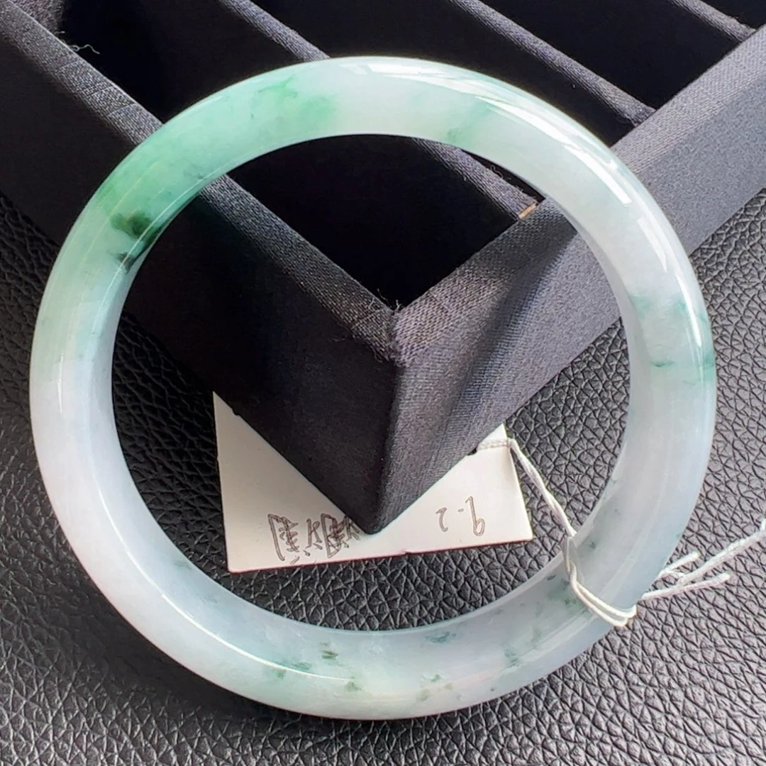 翡翠未镶嵌手镯60