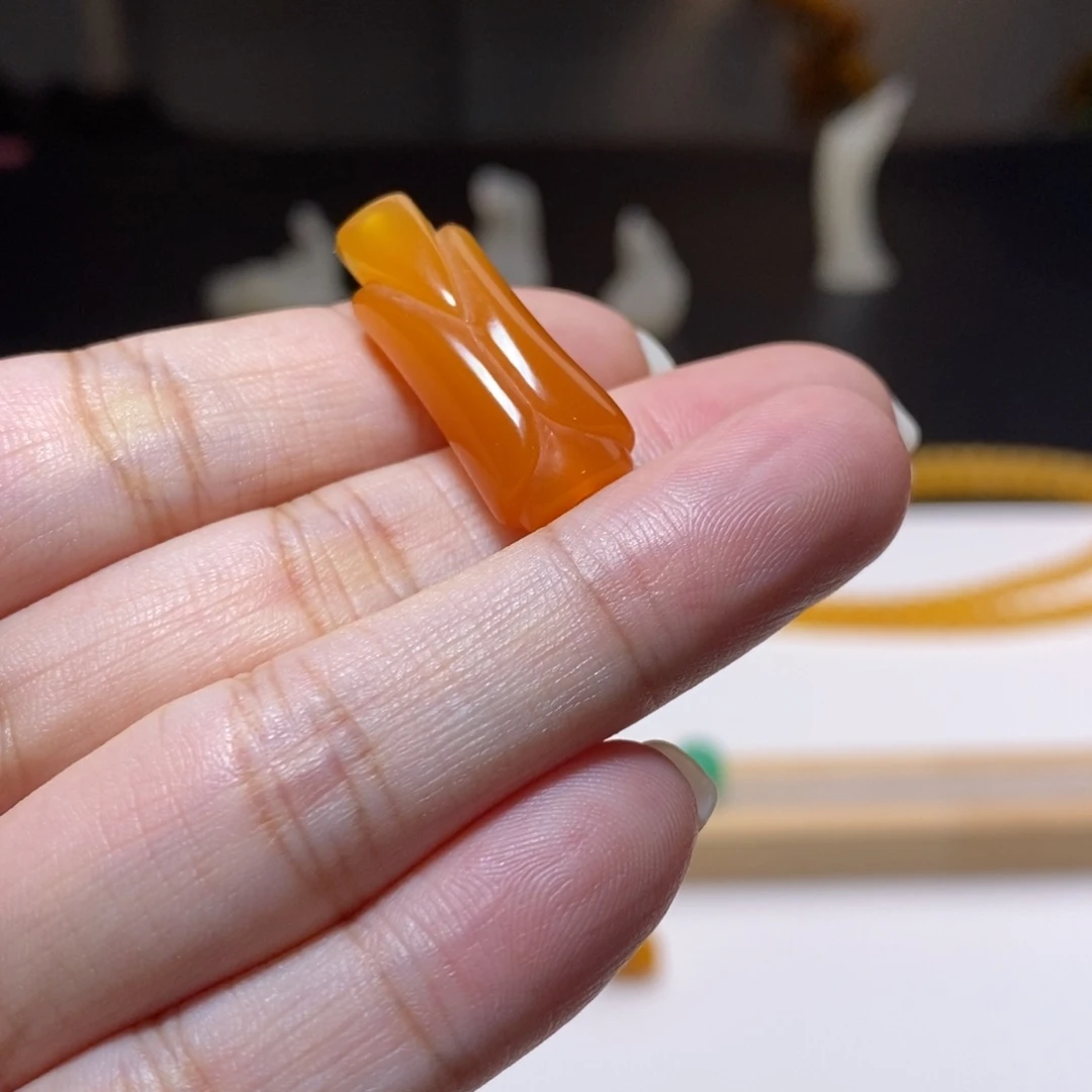 吊坠(不含链)未镶嵌石英质玉（缅黄）翁仲
