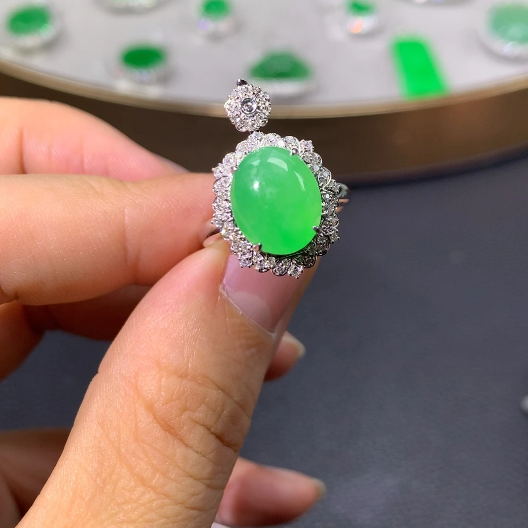 翡翠戒指18K金镶嵌翡翠