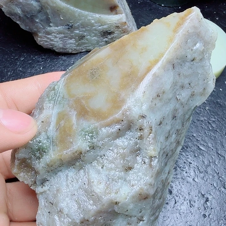 未镶嵌和田玉（糖玉）珠宝奇石