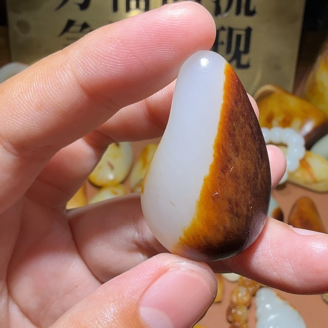 遛***锤和田玉未镶嵌颈饰