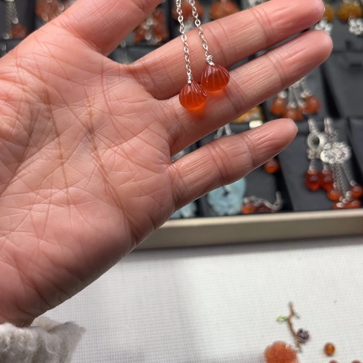 蛇纹石玉耳饰未镶嵌