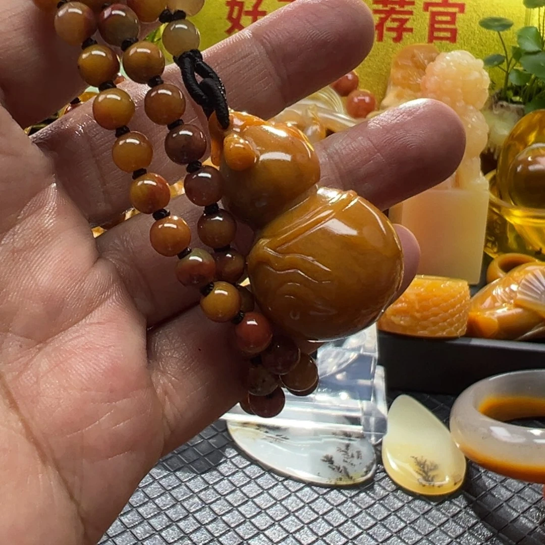 石英质玉未镶嵌颈饰