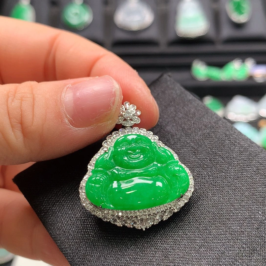 翡翠18K金镶嵌颈饰佛公