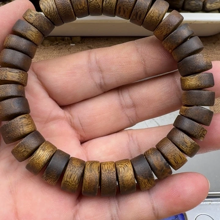T***厂沉香手串乌身手串15克