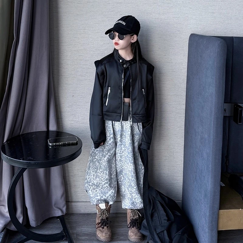 2025春秋季新款女大童PU皮衣外套儿童中大童机车短款夹克灰豹纹裤