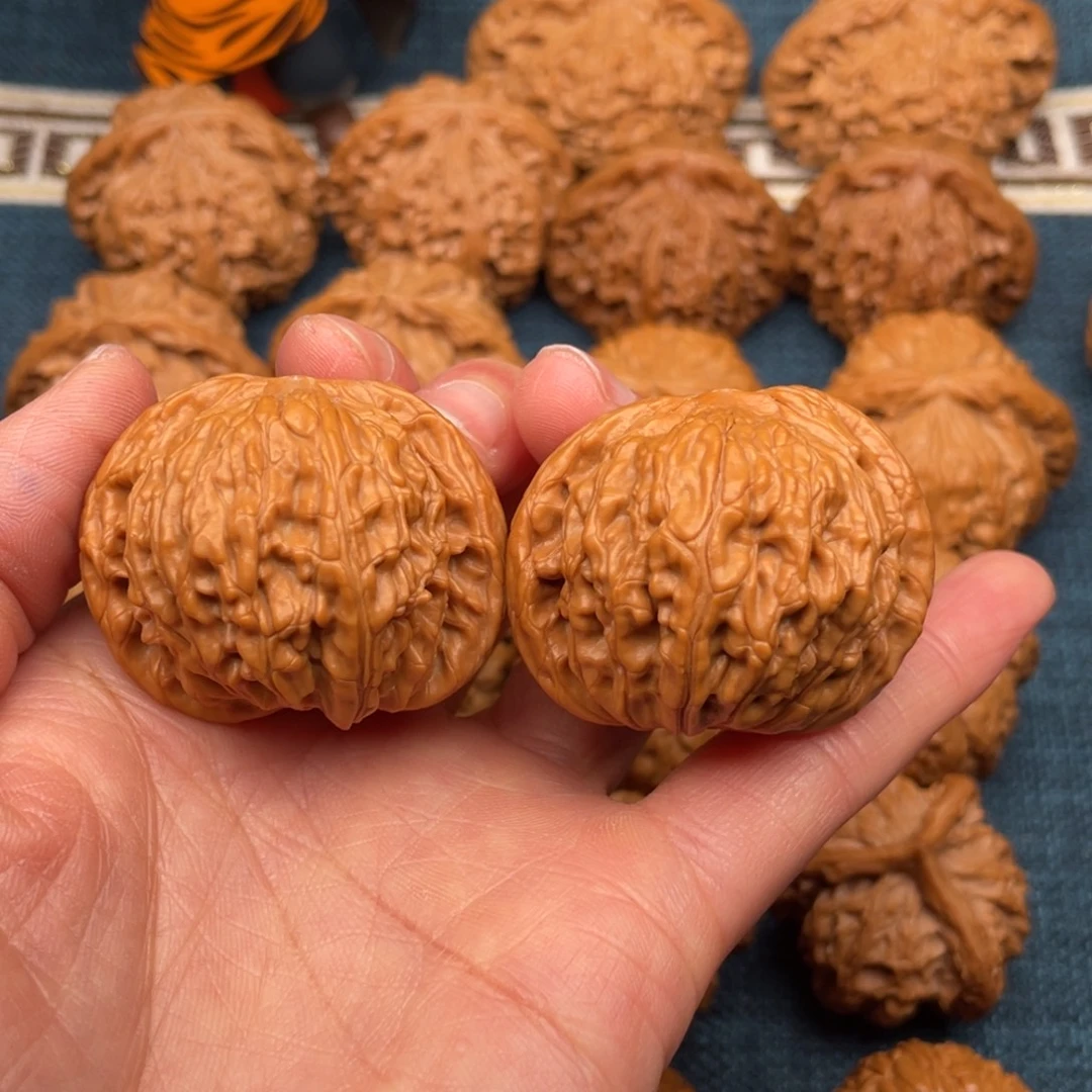 文玩核桃把件42全品球山地石子磨放漏