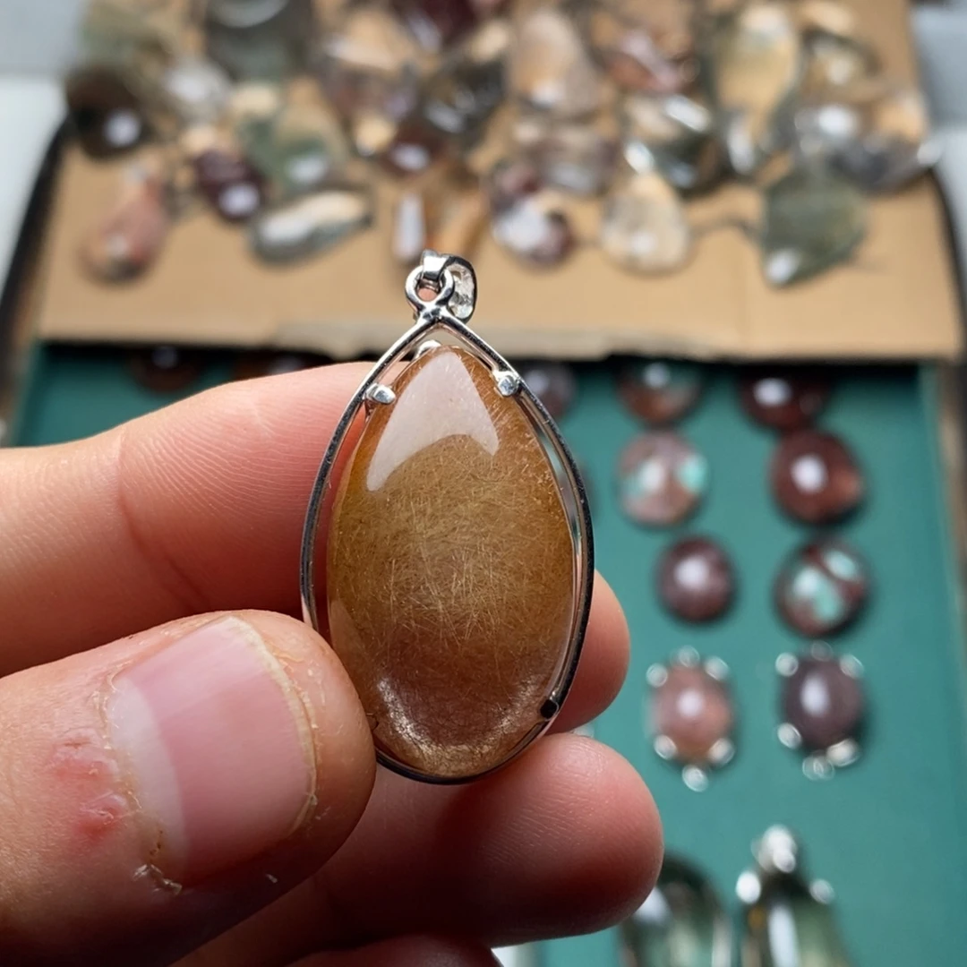 未镶嵌颈饰水晶水晶