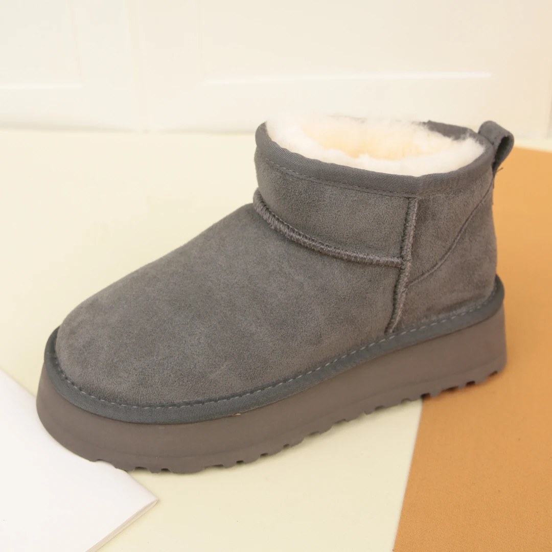 2040冬季新款真皮轻便厚底雪地靴女加绒保暖短筒百搭大棉鞋
