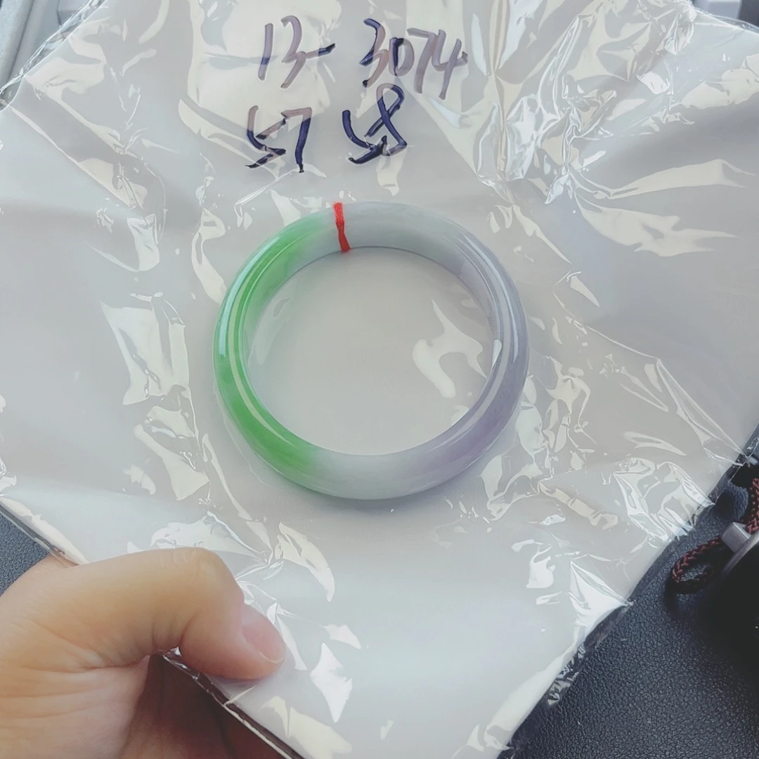 翡翠手镯未镶嵌微包容63