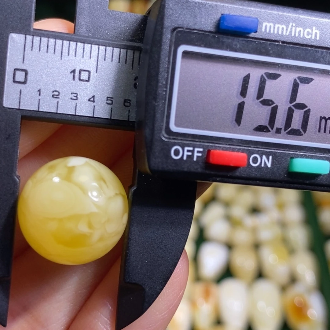 蜜蜡未镶嵌裸石配饰