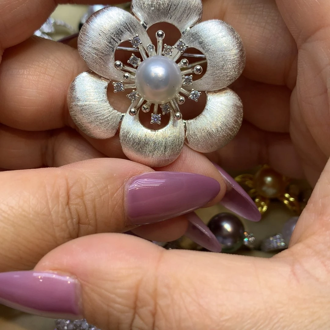 未镶嵌胸饰海水珍珠