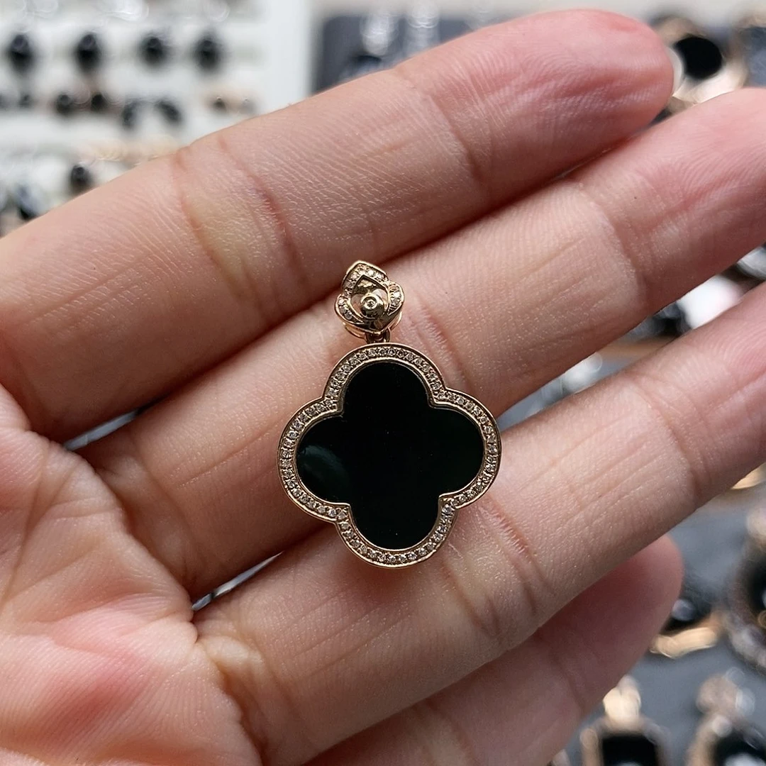 翡翠18K金镶嵌颈饰墨翠