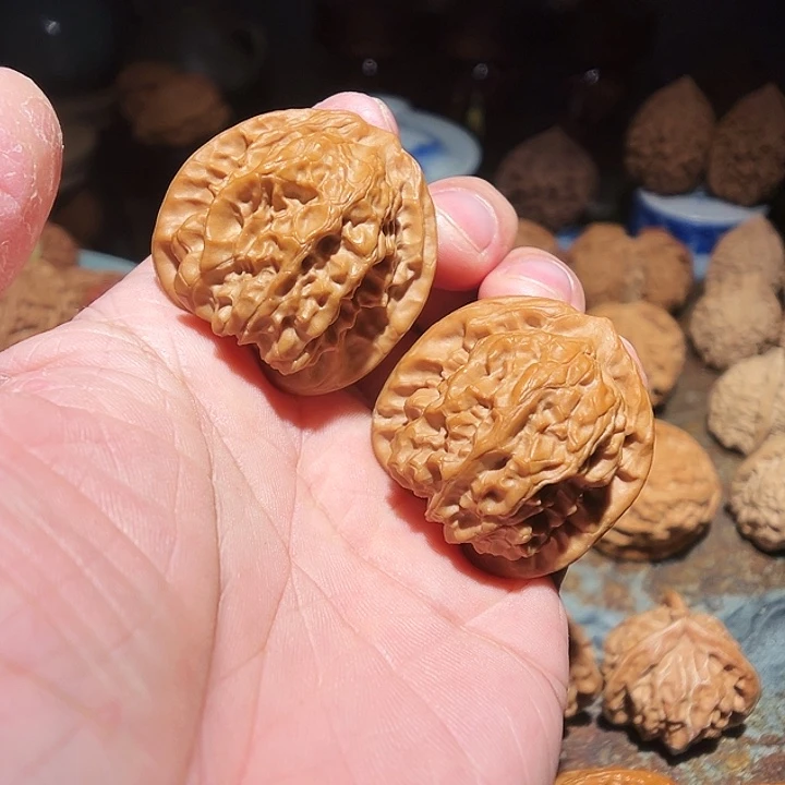 万***意文玩核桃吊坠原树磐石