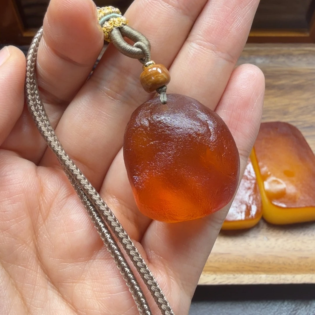 琥珀吊坠(赠链)未镶嵌