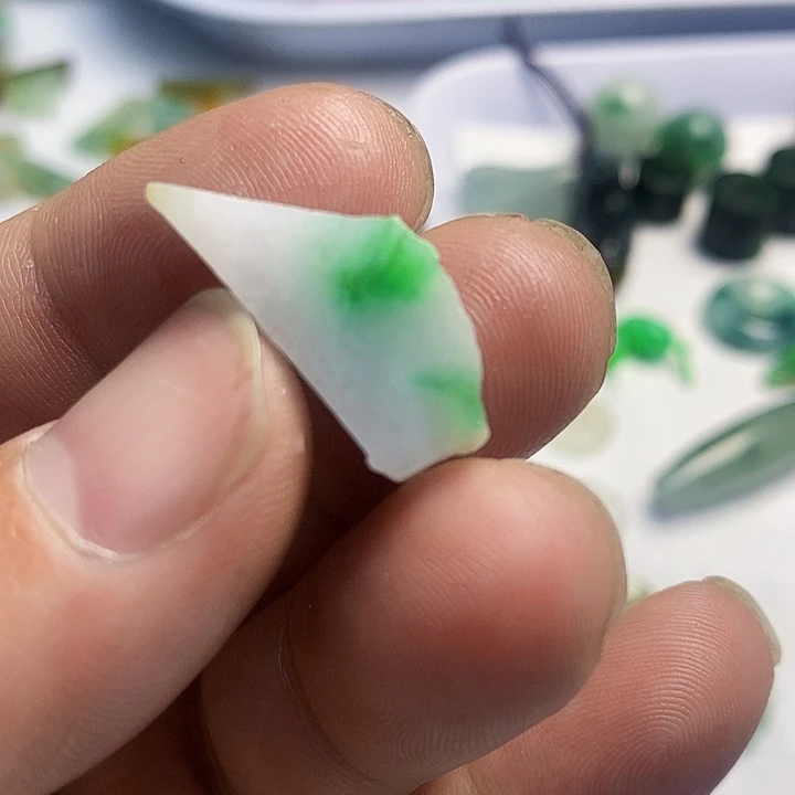 翡翠散珠天然翡翠A货挂件