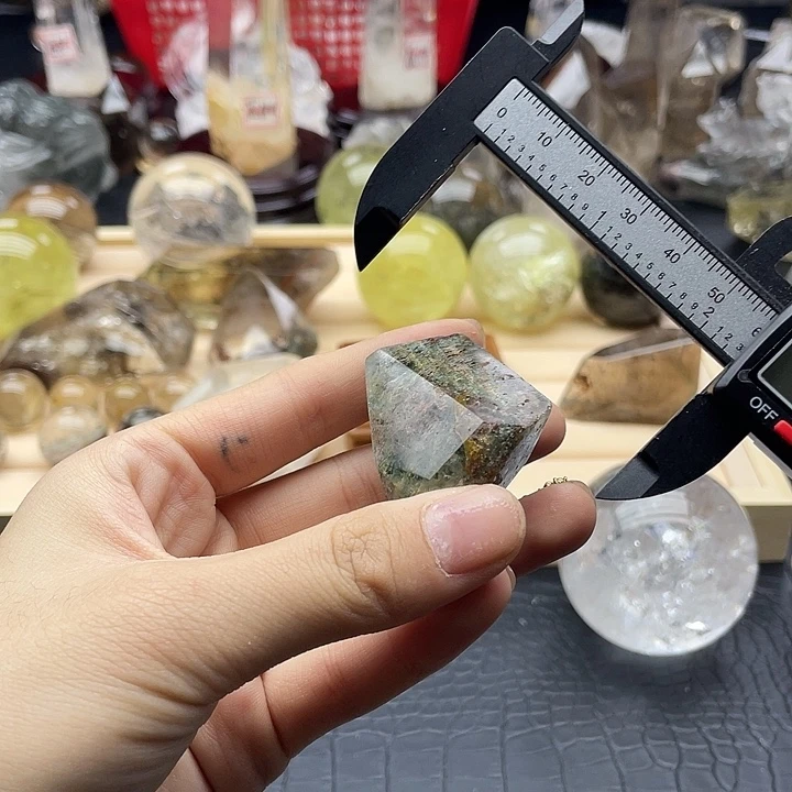 水晶未镶嵌珠宝半成品254水晶石