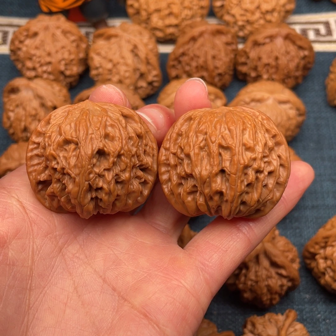 把件文玩核桃40全品山地石子正磨