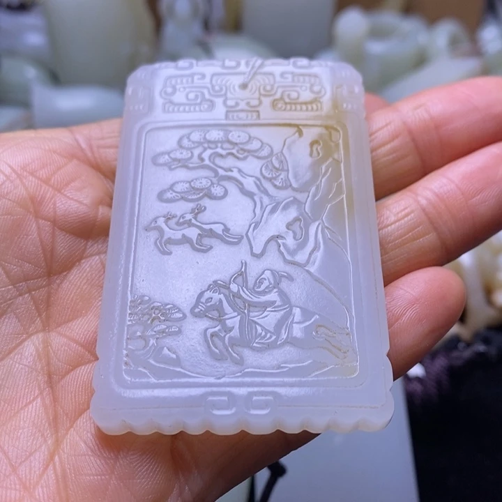 和田玉未镶嵌把件