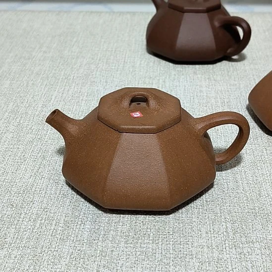 紫砂茶壶原矿段泥八方子野传统拍打式手工紫砂壶。