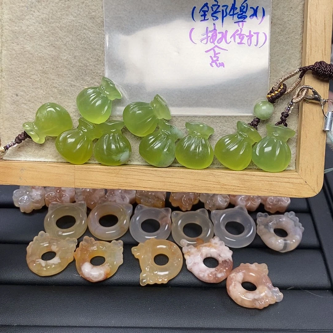 玛瑙/玉髓合金颈饰