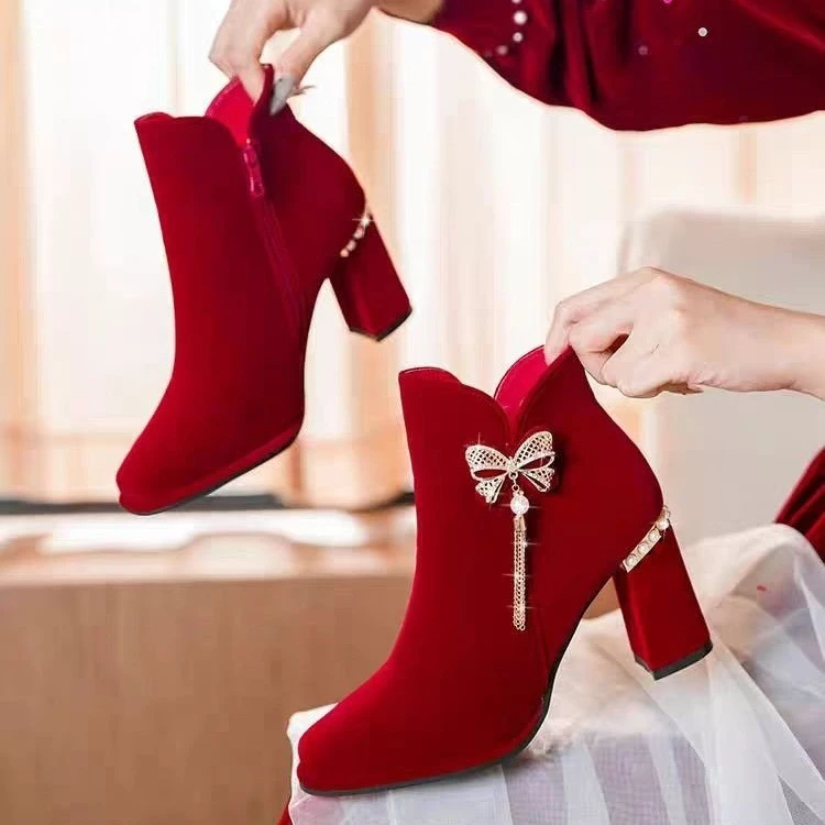 秋冬季新款红色婚鞋蝴蝶结高跟鞋短靴粗跟马丁靴防滑中国风小码靴